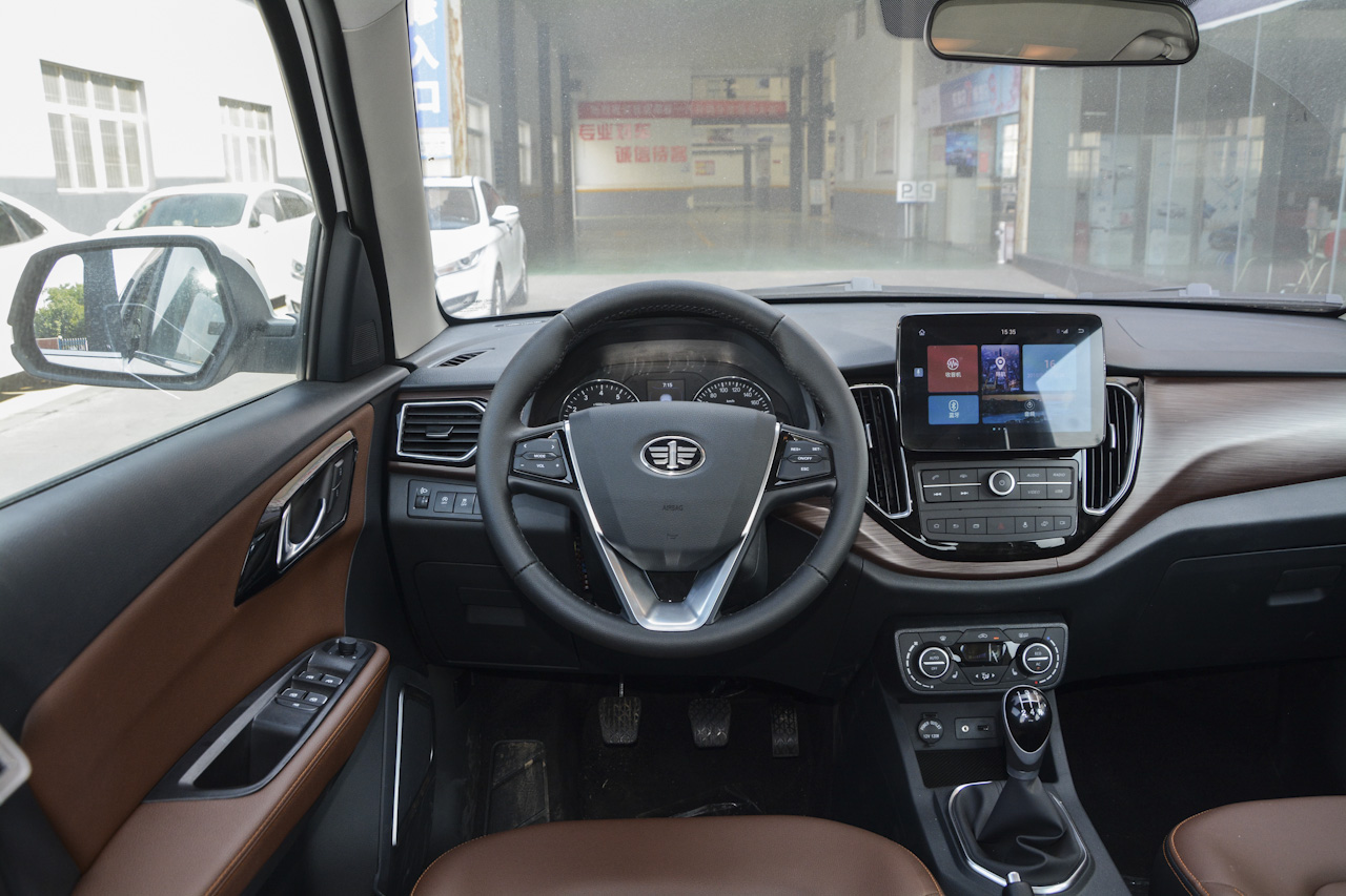 2018款森雅R7C 1.6L 手动豪华型