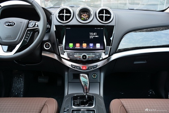 2017款比亚迪S7 2.0T自动尊荣型