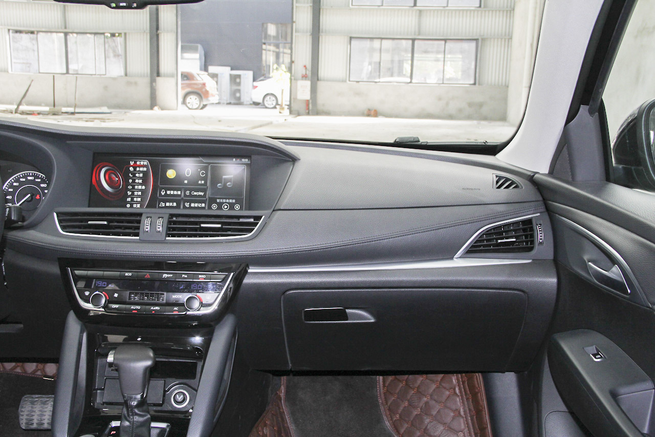 2016款宝沃BX7 2.0T自动两驱豪华版28T