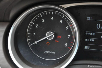 2016款宝骏730 1.5T手动标准版 7座