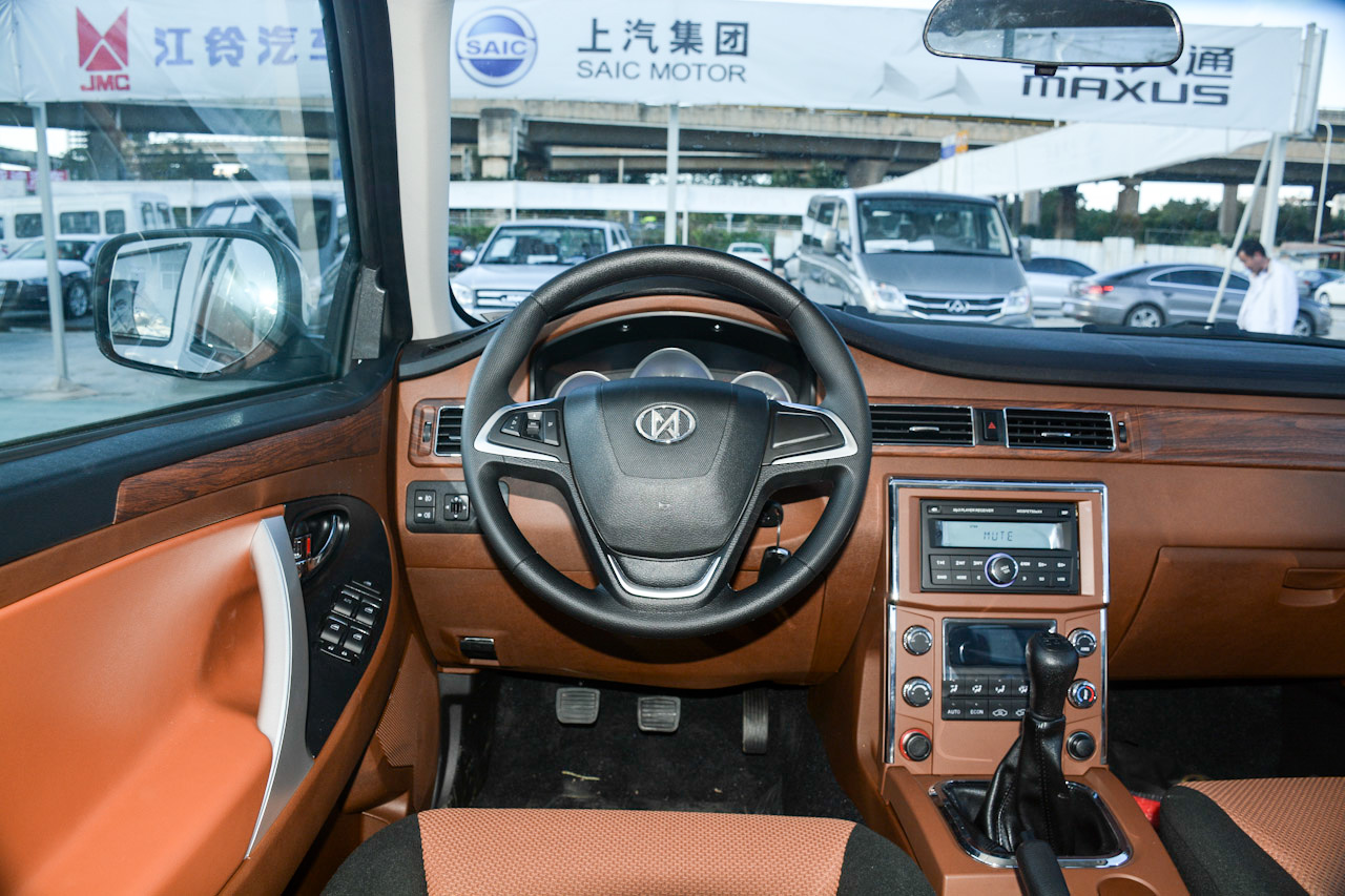 2016款骐铃T5 2.8T手动两驱舒适型加长轴距JE493ZLQ4CB