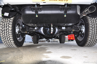 2016年北京BJ80 2.3T自动尊贵版