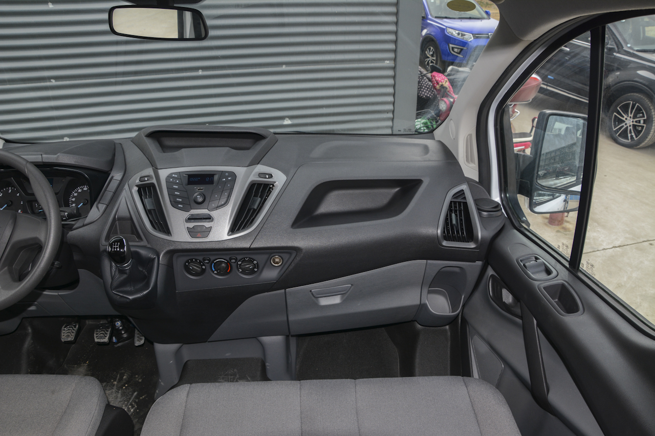 2017款新全顺2.0T中轴中顶柴油Diesel 5/6座Kombi国5