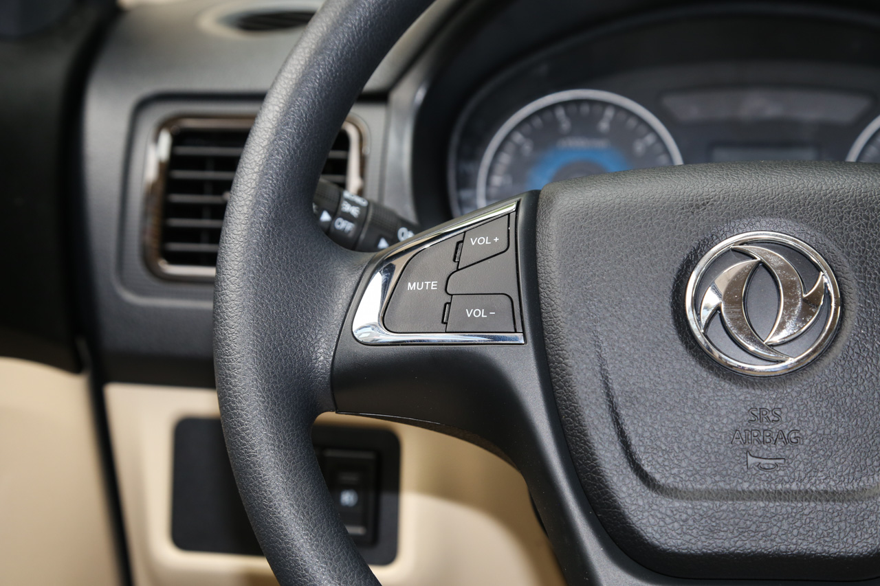 2016款风光370 1.5L手动标准型7座 摩卡棕