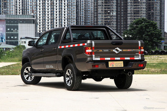 2017款黄海N3 2.5T手动四驱运动版XD25T5 