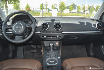 2016款奥迪A3 1.4T自动Limousine 35TFSI风尚型