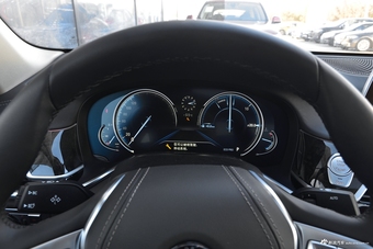 2018款宝马7系730Li 2.0T自动尊享型卓越套装