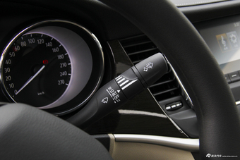 2018款威朗三厢1.5L自动进取型15S