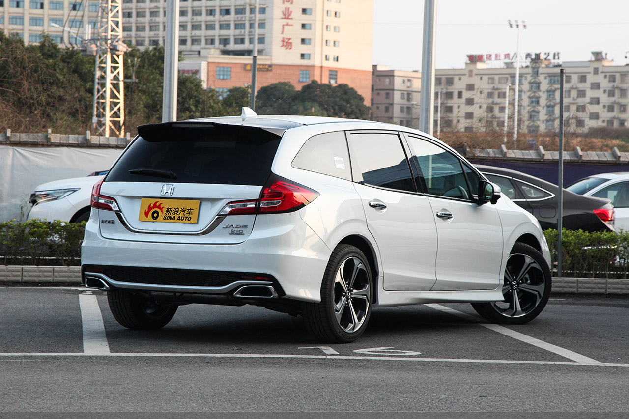 2017款杰德 1.5T自动210TURBO CVT豪华版 6座