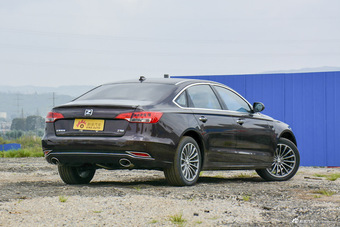 2016款众泰Z700 1.8T手动典雅型