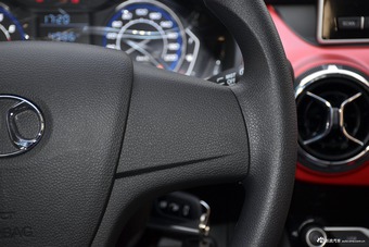 2015款北汽绅宝X25 1.5L手动标准型