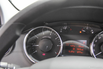 2016款标致3008 1.6THP自动经典版