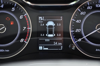 2017款宝骏560律动版1.5T手动乐享型