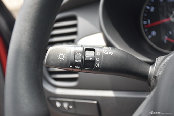 2017款起亚K2 1.4L自动GLS三厢