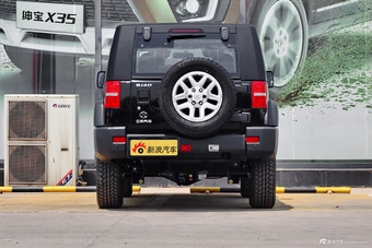 2016款北京BJ40 2.0T手动两驱尊贵版