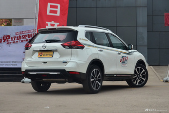 2017款奇骏2.5L自动CVT至尊版 4WD