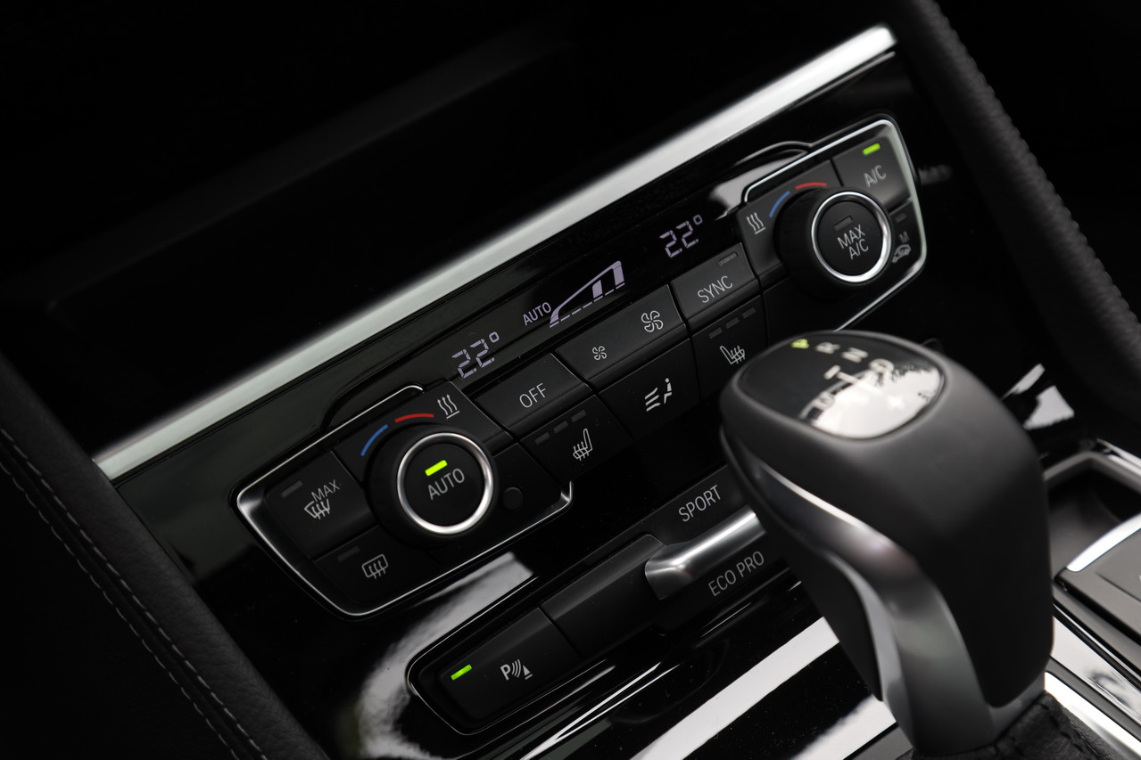 2018款宝马2系旅行车220i 2.0T自动豪华套装