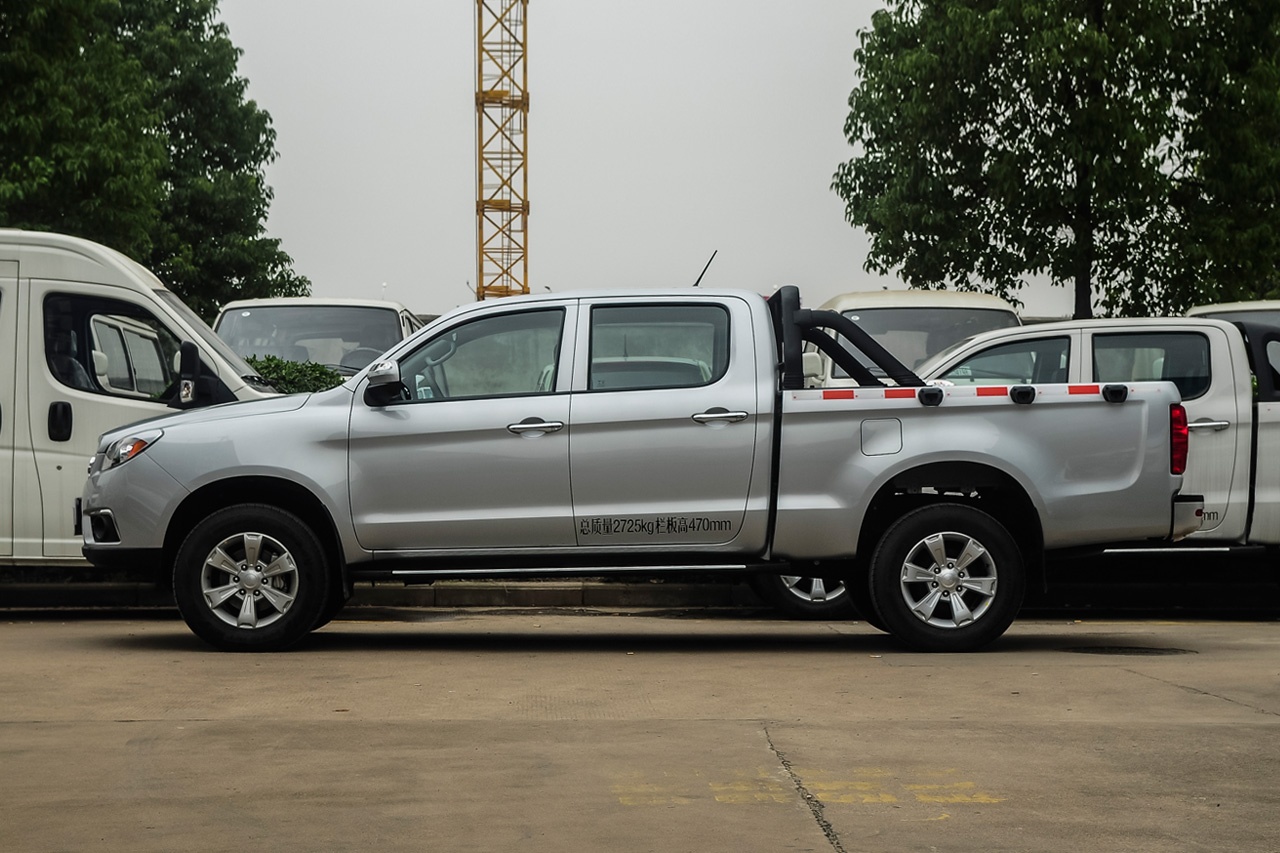 2015款帅铃T6 2.8T手动柴油新锐型HFC4DA1-2C