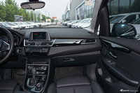 2018款宝马2系旅行车218i 1.5T自动尊享型运动套装