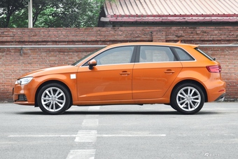 2018款奥迪A3 30周年型1.4T自动Sportback 35 TFSI进取型
