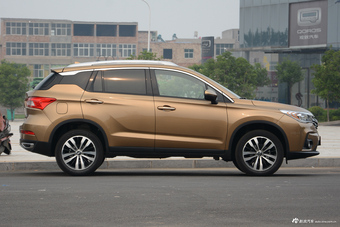 2017款传祺GS4 1.5T手动两驱豪华版235T