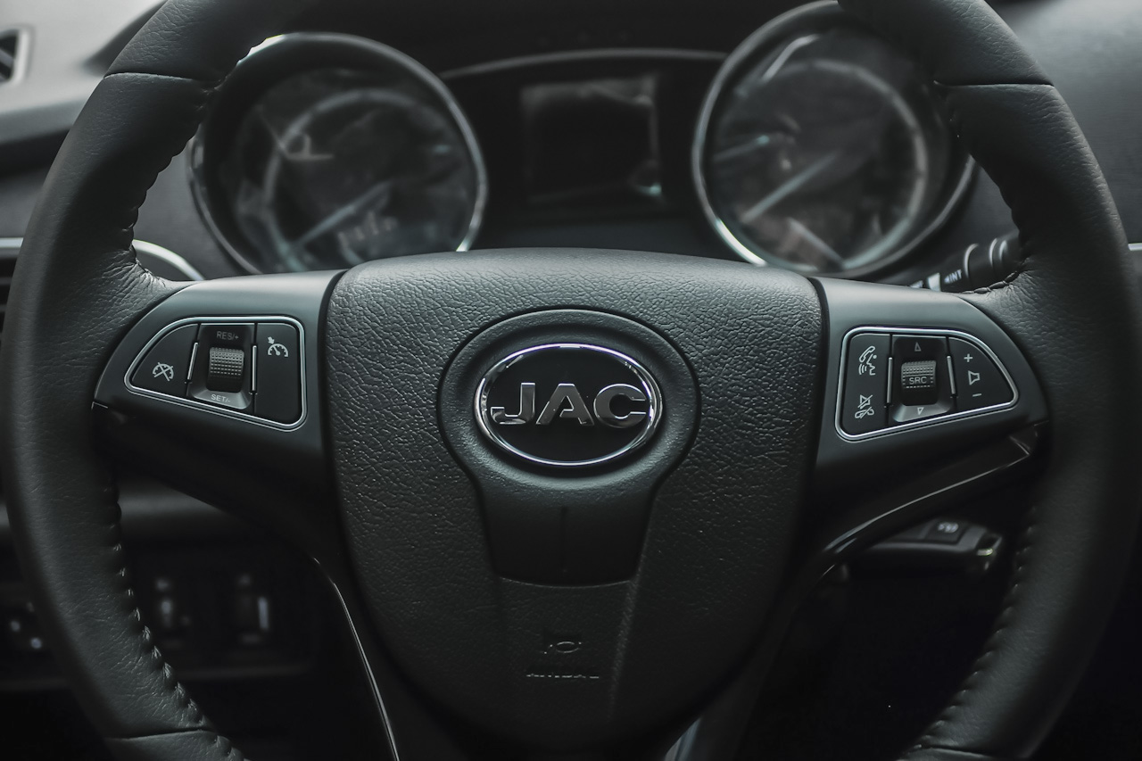 2015款帅铃T6 2.8T手动柴油旗舰型HFC4DA1-2C