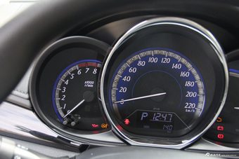 2016款YARiS L 致炫1.5L自动锐动版