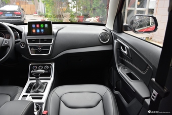 2019款奔腾X40 1.6L自动互联智享型