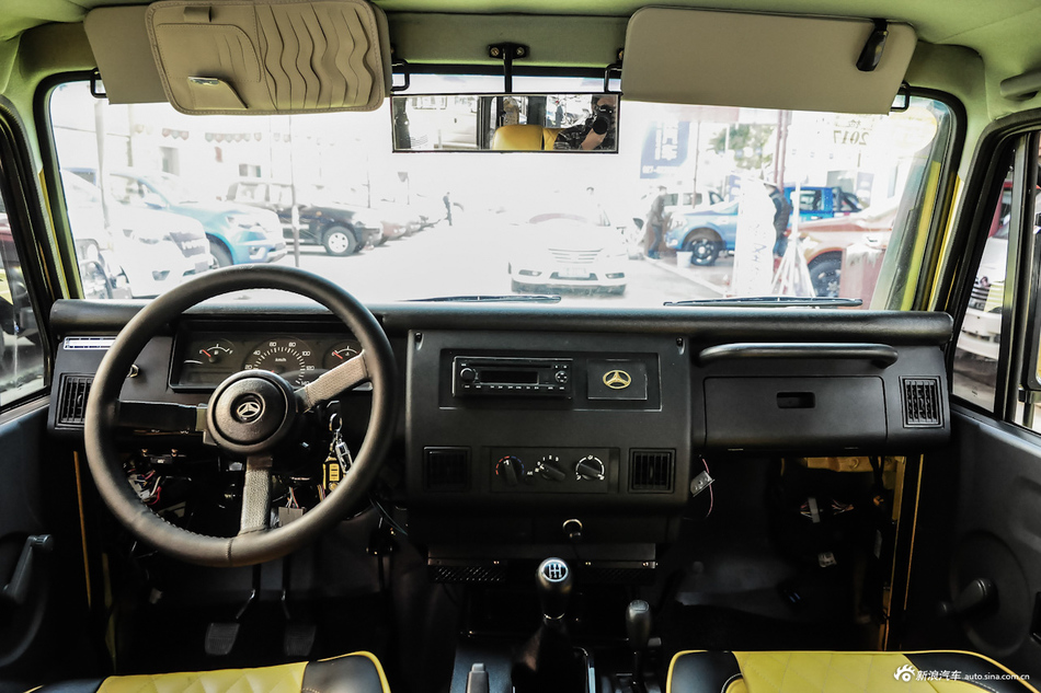 2016款BJ 212 2.0L手动方门四驱豪华型 国IV