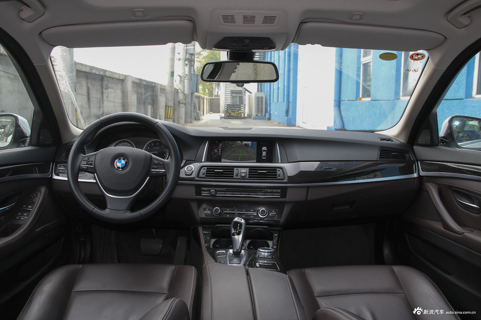 2017款宝马5系525Li 2.0T自动豪华设计套装 
