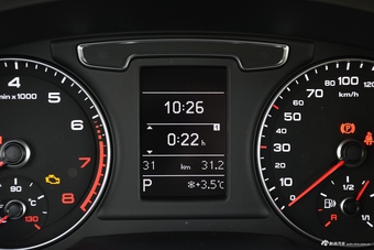 2017款奥迪Q3 1.4T自动30 TFSI时尚型