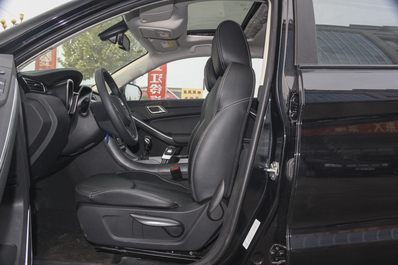 2016款驭胜S330 1.5T手动两驱时尚版