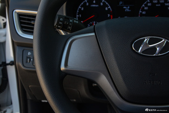 2016款悦纳1.4L自动炫酷版GLS