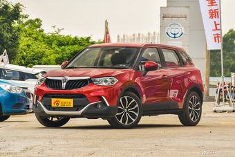 2016款中华V3 1.5T自动旗舰型 炫耀红