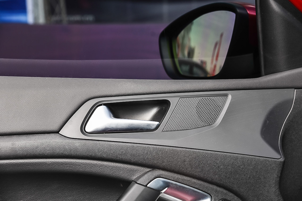 2016款标致308 1.2T自动豪华版