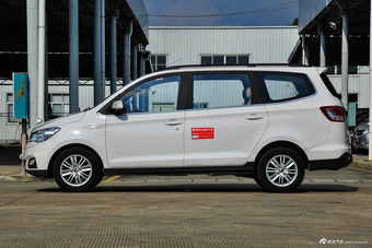 2015款五菱宏光S1 1.5L手动舒适型 白