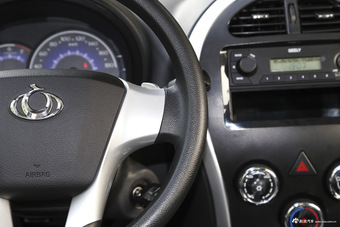 2016款吉利熊猫1.0L AMT酷趣版