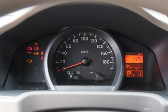 2016款NV200 1.6L自动豪华型