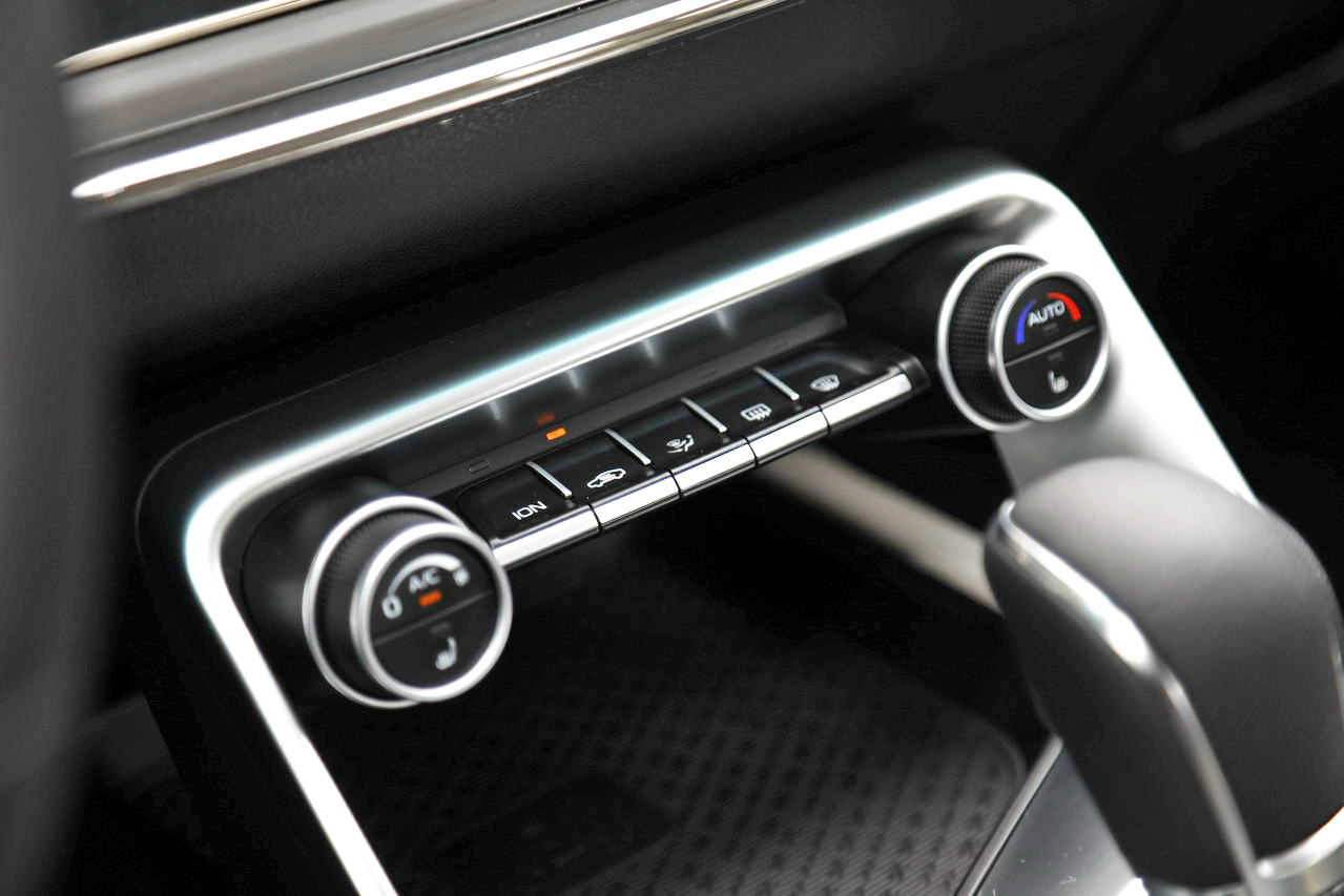 2018款吉利缤瑞1.0T自动缤耀版200T 