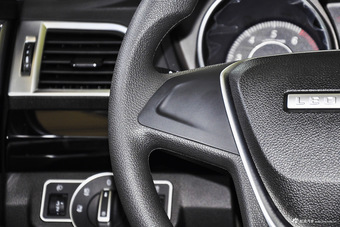 2015款猎豹CS10 2.0T手动新锐版  雅典白