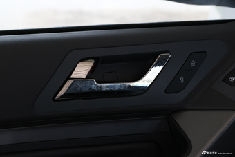 2017款黄海N3 2.5T手动四驱运动版JE4D25C