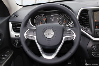 2016款自由光2.4L自动专业版+智能包