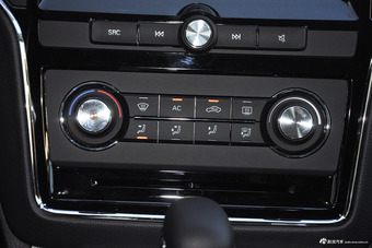 2016款荣威RX5 20T自动两驱旗舰版