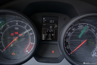 2016款名爵锐行1.5L自动风尚版