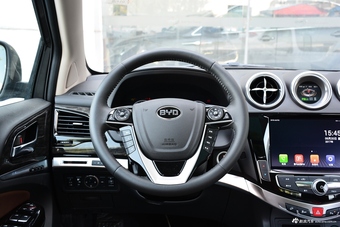 2017款比亚迪S7 2.0T自动尊荣型