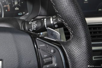 2017款哈弗H7 2.0T自动尊贵型红标