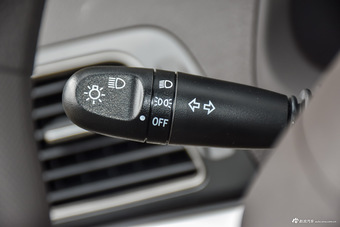 2016款宝骏730 1.5L手动超值版 7座