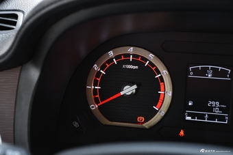 2018款菱智M5 1.6L手动7座舒适型