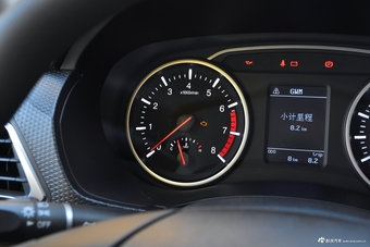 2017款风骏5 2.4L手动欧洲版汽油两驱精英型大双排4G69S4N