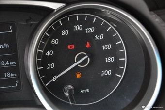 2016款宝骏730 1.5T手动标准版 7座